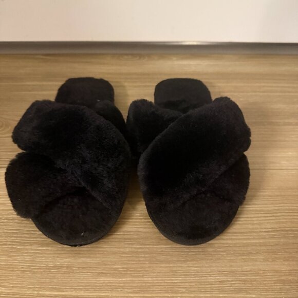 Black Faux Fur Slippers – Size 6 - Picture 2 of 5
